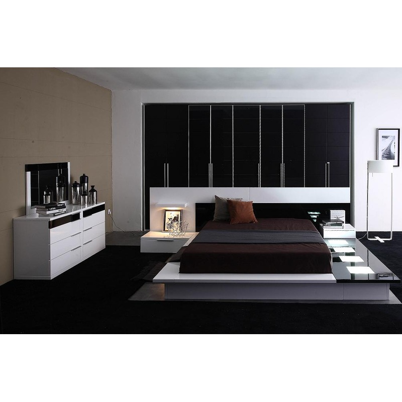 34" Lacquer Mdf Platform Queen Bed By Homeroots