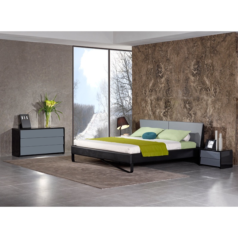 37' Grey And Black Leatherette And Metal Queen Bed By Homeroots